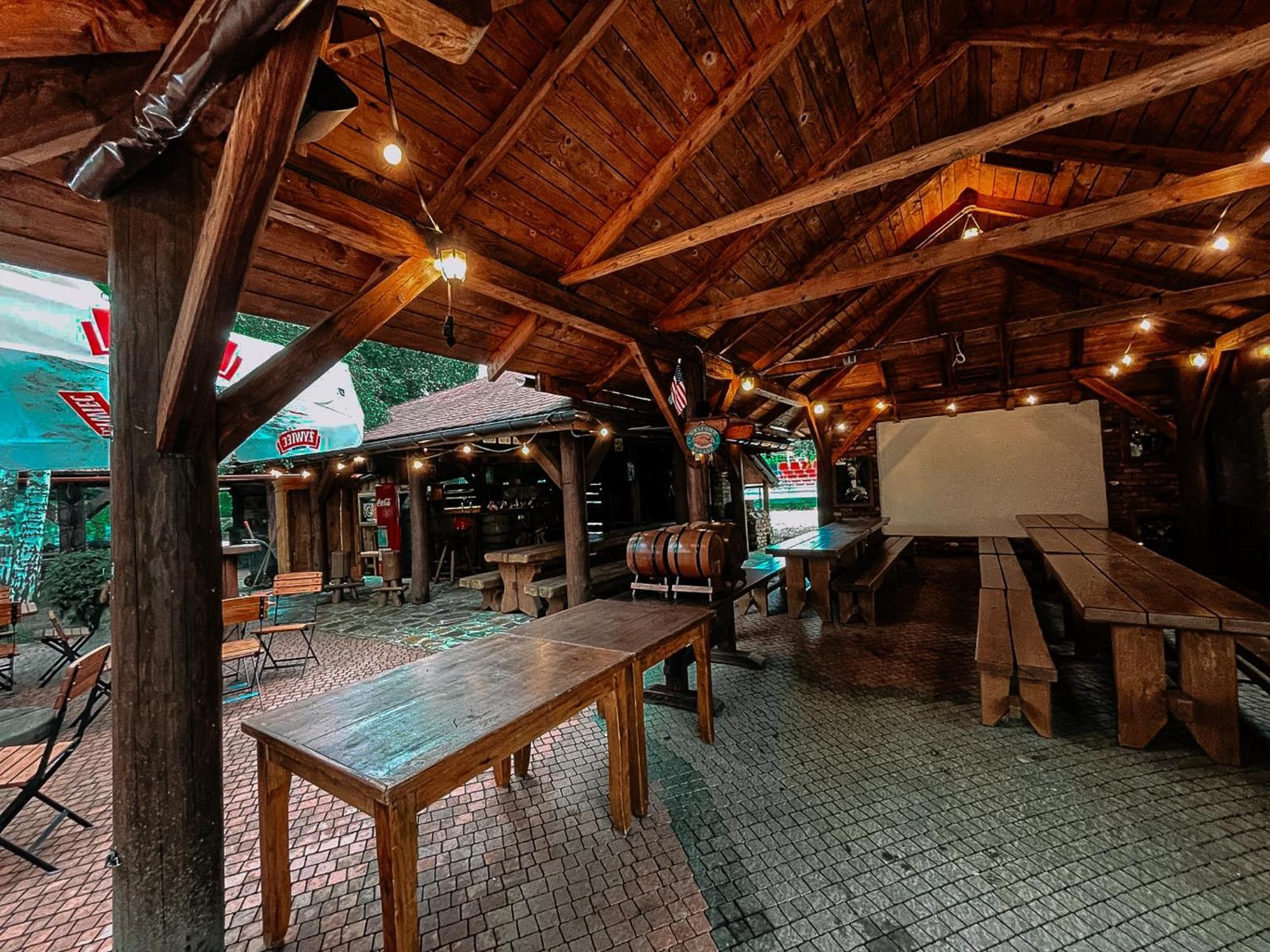 Hotel Restauracja Jas Wedrowniczek Rymanów Exteriör bild